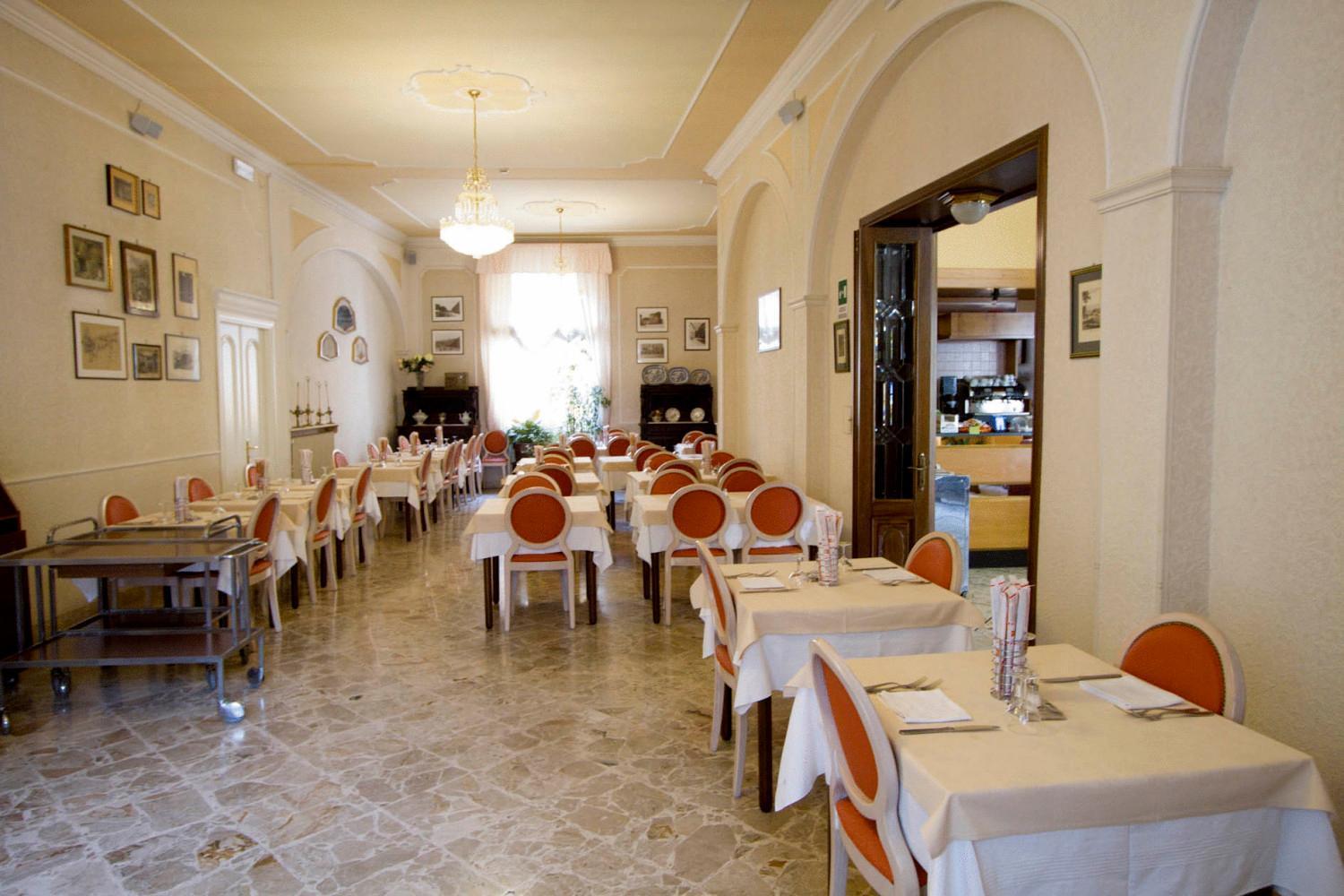 Albergo Amici วาเรเซลิกูเร ภายนอก รูปภาพ